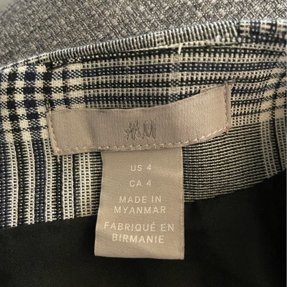 H&M plaid skirt size 4 - Picture 3 of 3